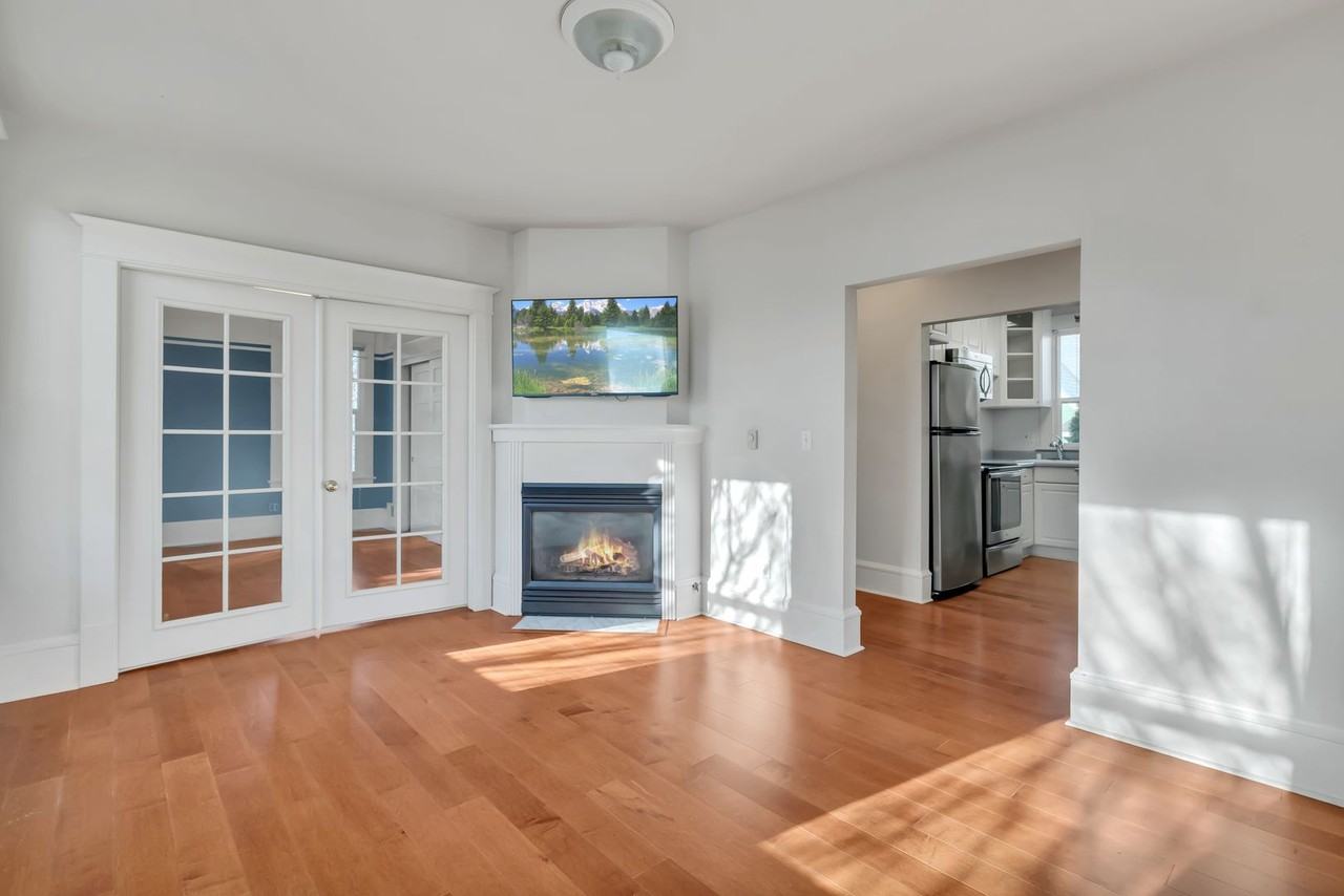 3624 Whitman Ave N - Photo 6 of 26