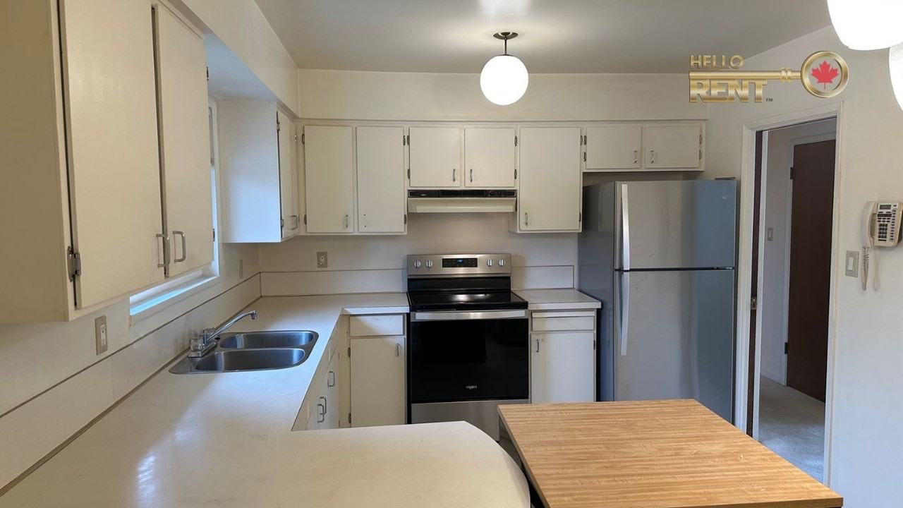 733 16th Street East - Photo 2 of 22