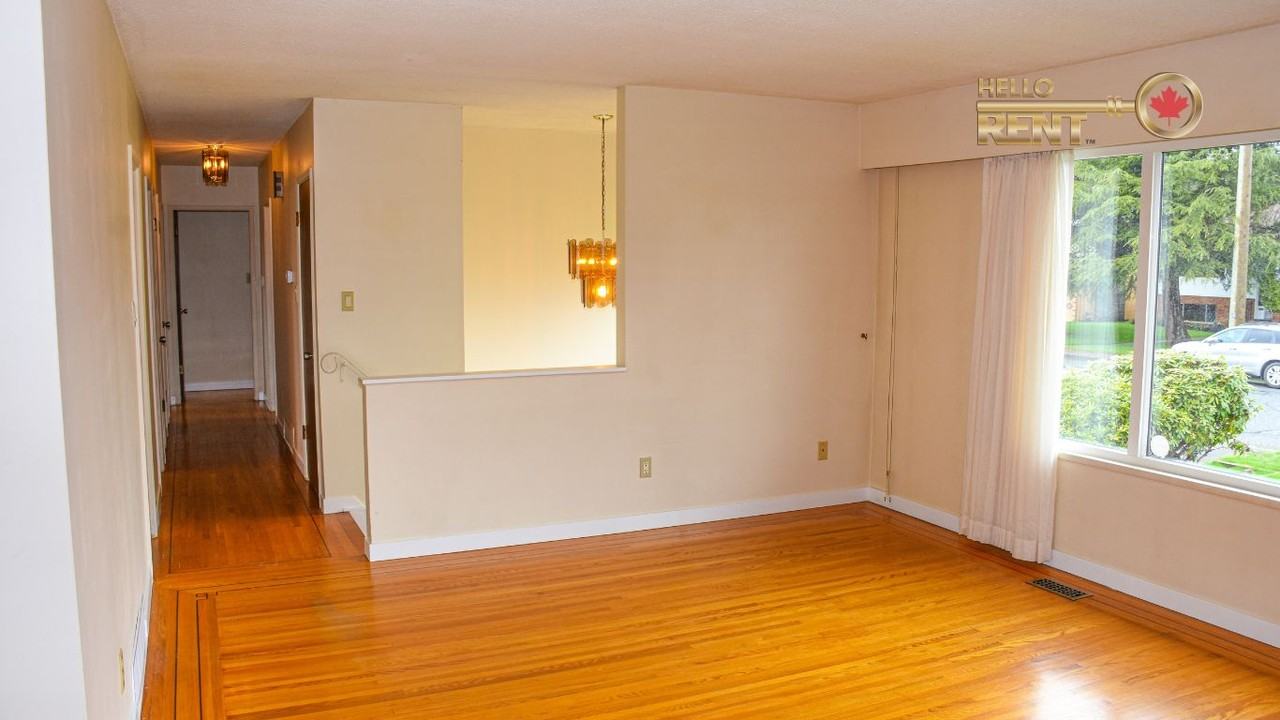 733 16th Street East - Photo 5 of 22