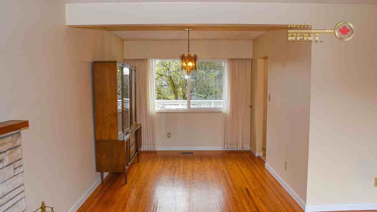 733 16th Street East - Photo 6 of 22