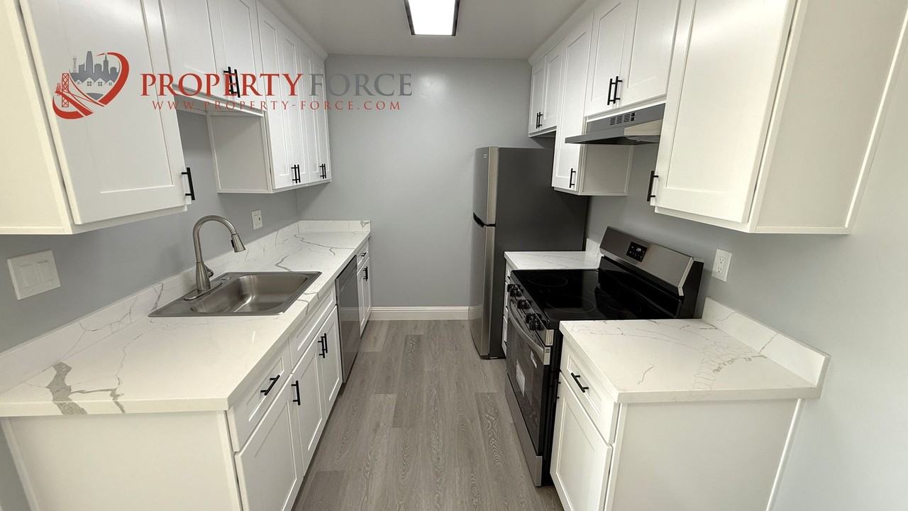 1619 Oxford St - Photo 7 of 42