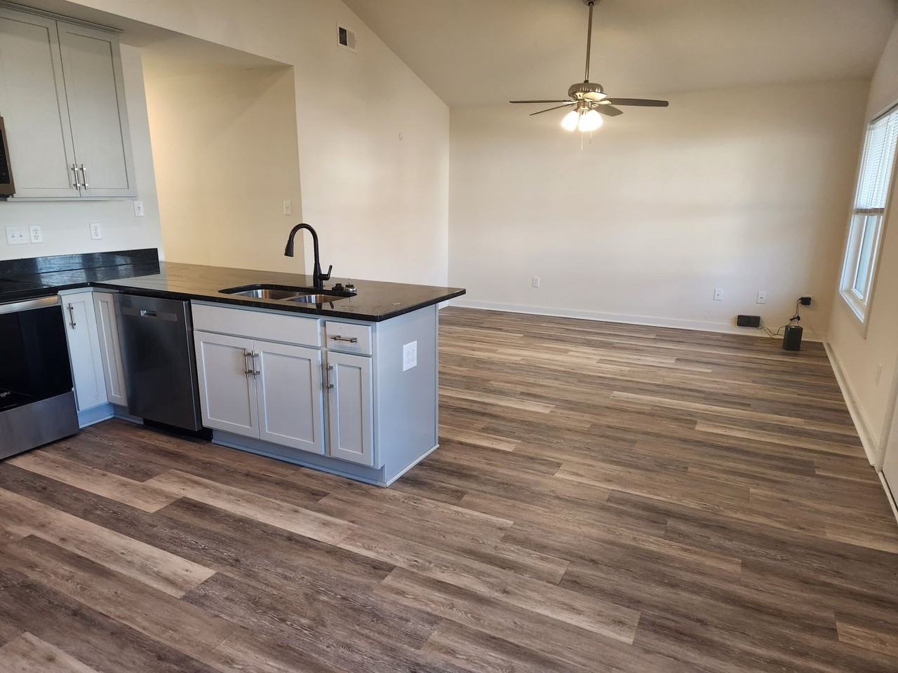 703 3rd St - Photo 4 of 10