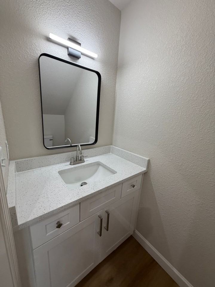 325 Houghton St - Photo 3 of 14