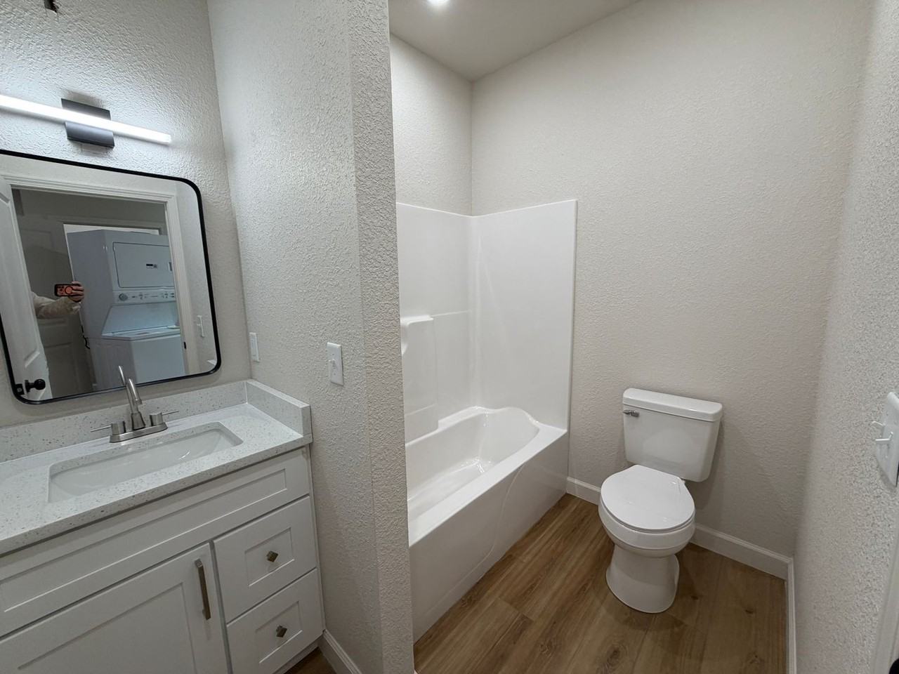 325 Houghton St - Photo 7 of 14