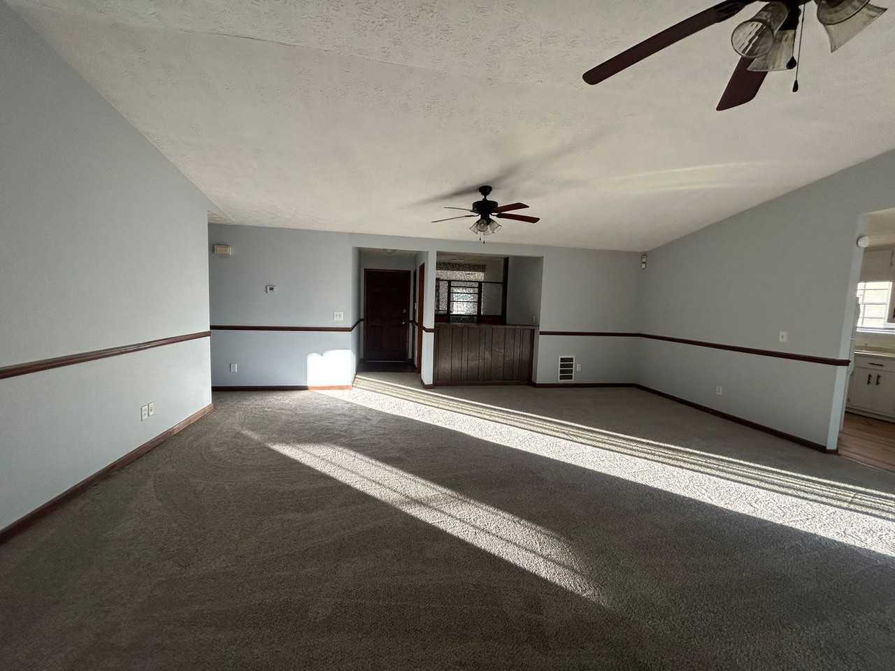 3123 Shoal Creek Ct - Photo 4 of 17