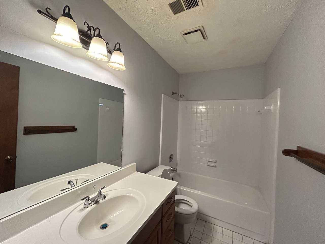 3123 Shoal Creek Ct - Photo 7 of 17