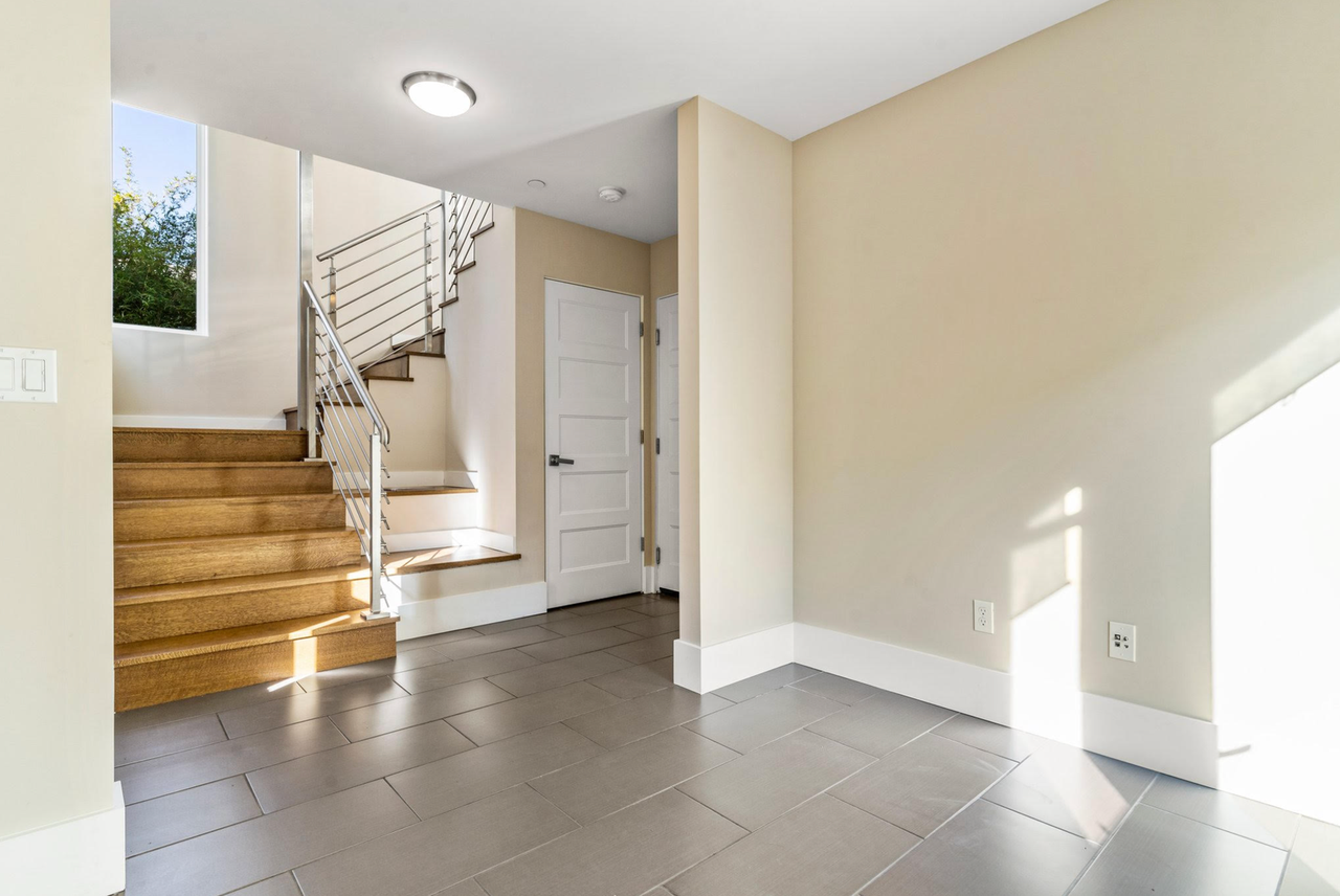 559 Lytton Ave - Photo 4 of 25