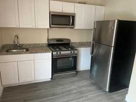 One bedroom one bathroom apartment with heat included - Photo 1 of 1