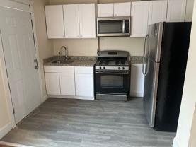 One bedroom one bathroom apartment with heat included - Photo 1 of 1