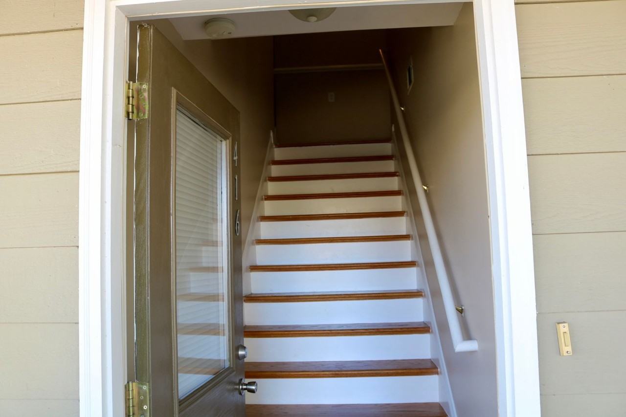 416 Landing Dr - Photo 4 of 15