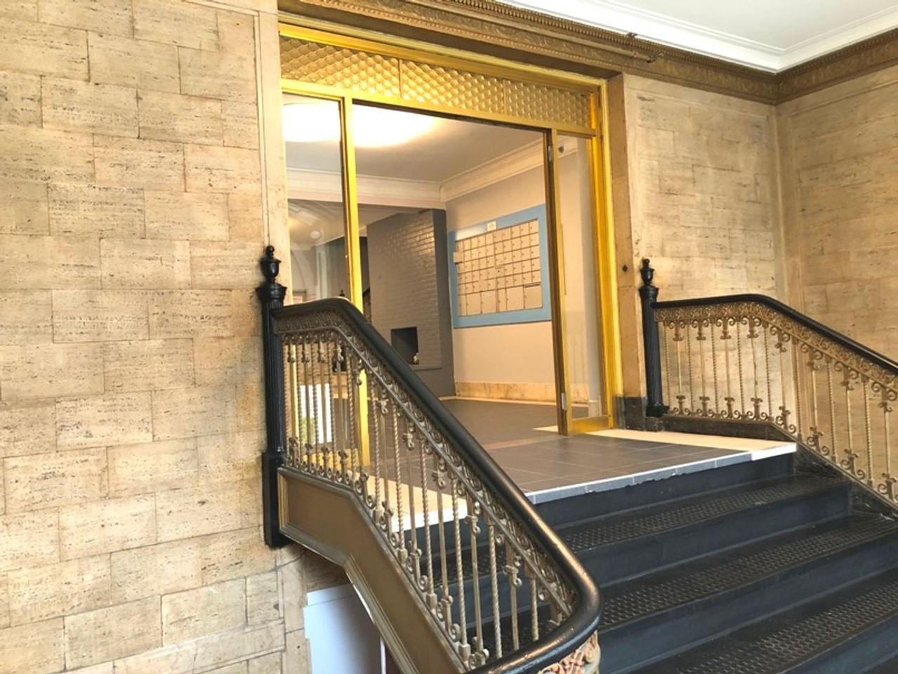 475 Commonwealth Ave - Photo 4 of 15