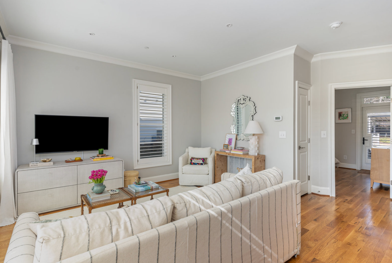 605 Smedes Pl - Photo 7 of 22