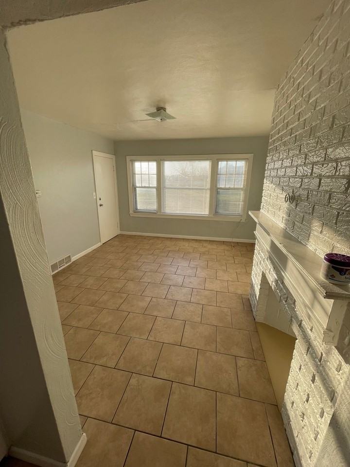 4647 N Brady St #2 - Photo 6 of 13