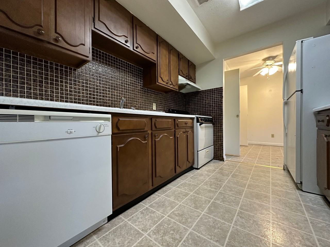 109 College Park Court - Photo 2 of 14