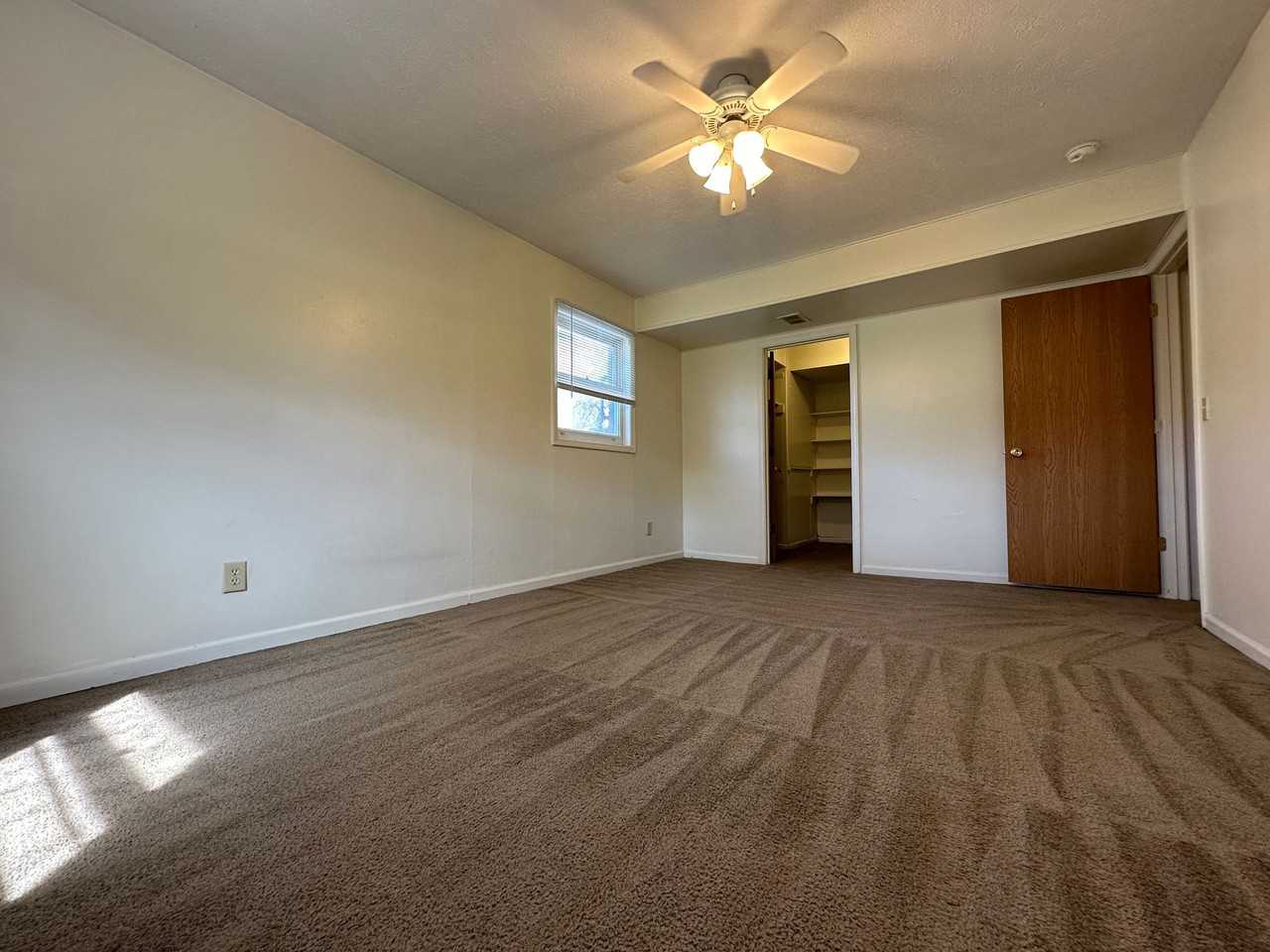 109 College Park Court - Photo 5 of 14