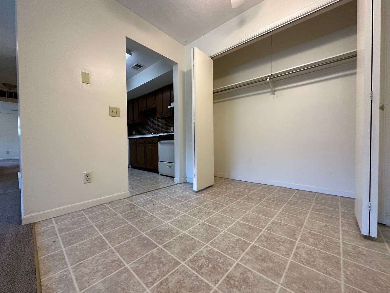 109 College Park Court - Photo 6 of 14