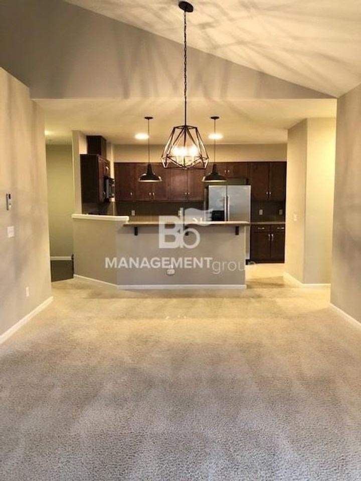 615 Nw Lost Springs Ter #402 - Photo 7 of 19