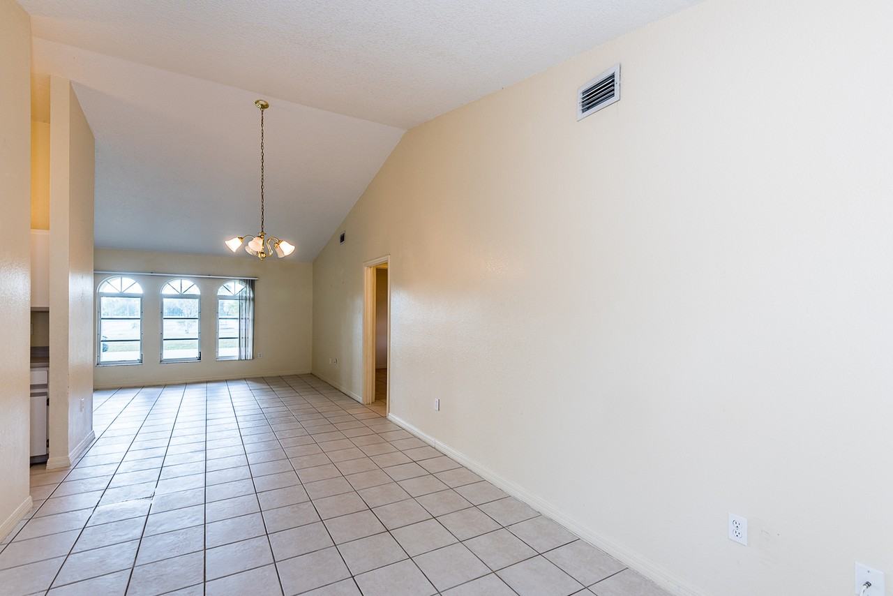 504 Vannell St - Photo 6 of 26