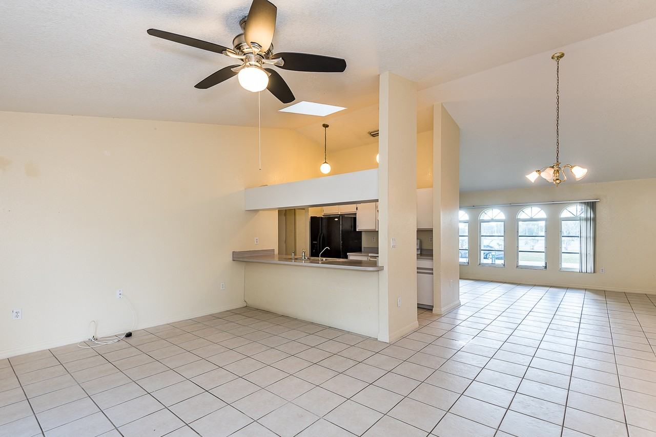 504 Vannell St - Photo 7 of 26