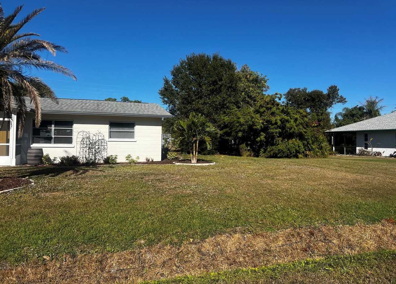 424 Porpoise Rd - Photo 2 of 27