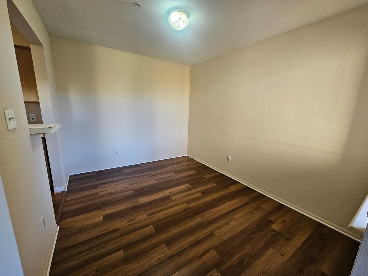 2875 Winkler Ave - Photo 6 of 20