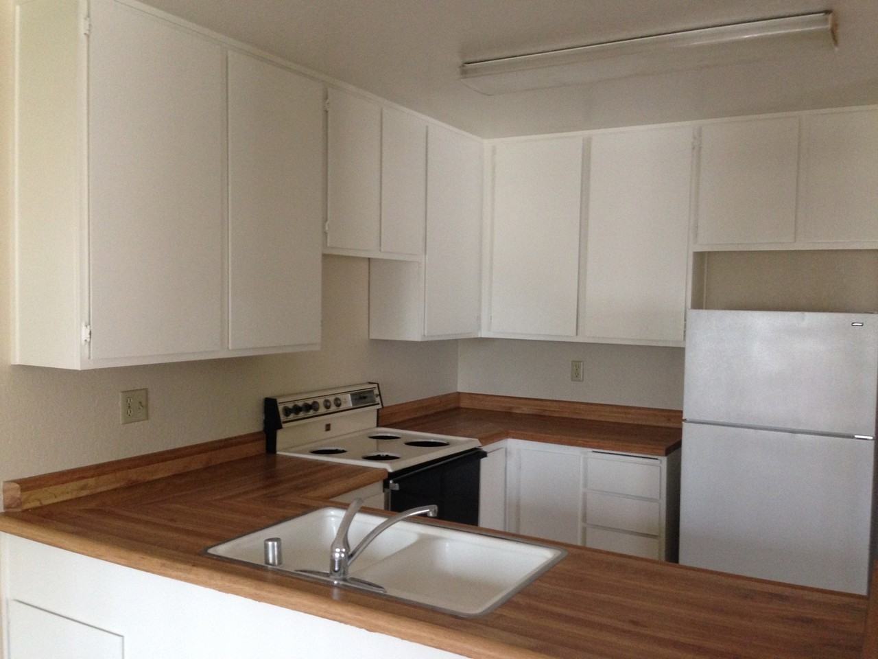 3606 Ivalynn Cir - Photo 3 of 30