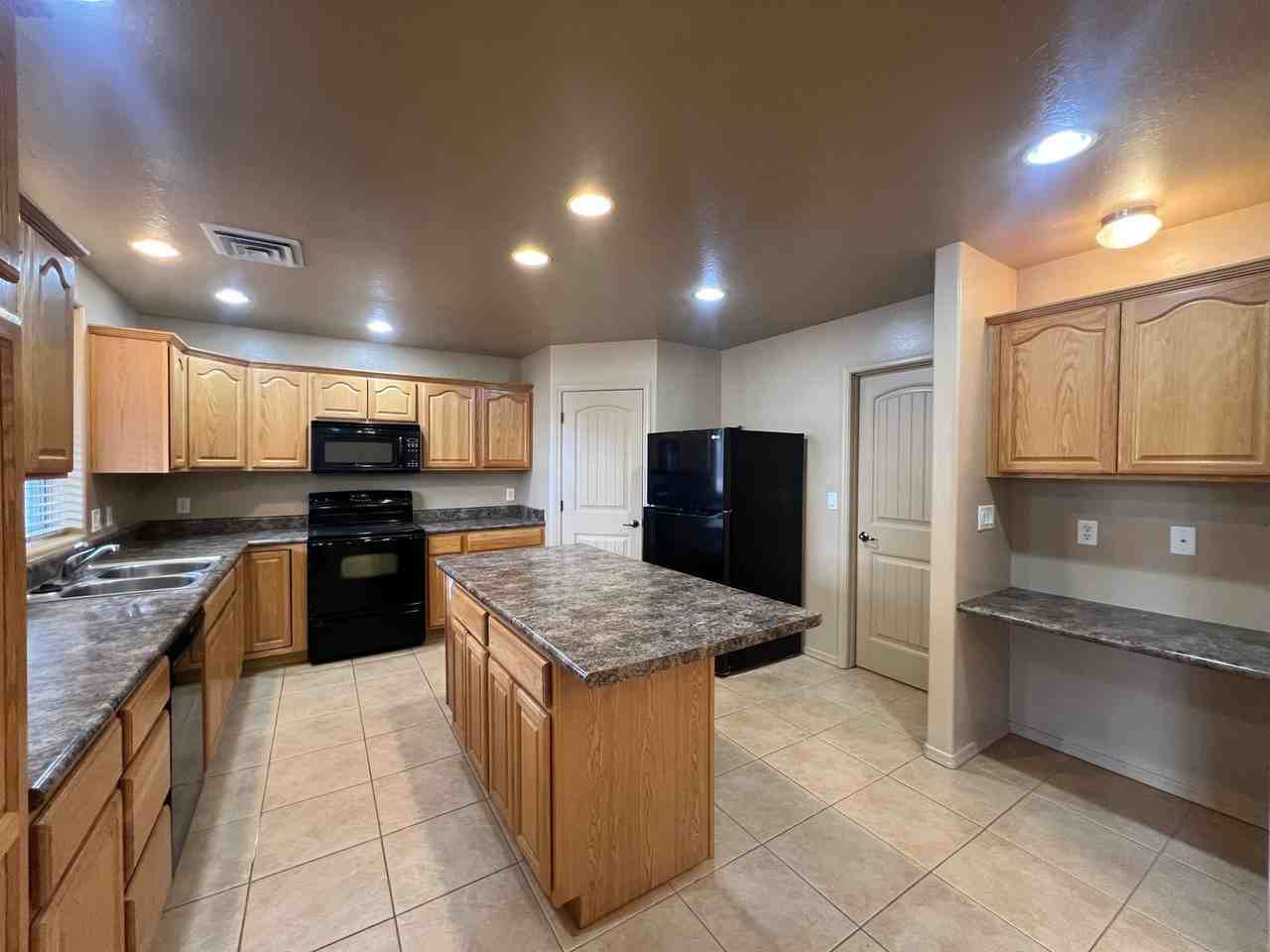 1606 W 7th St S - Photo 7 of 26