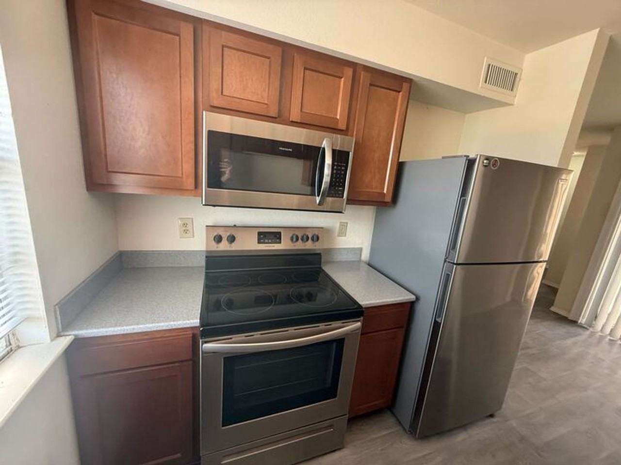 4601 4601 Carlisle  H-1 #1 - Photo 6 of 14