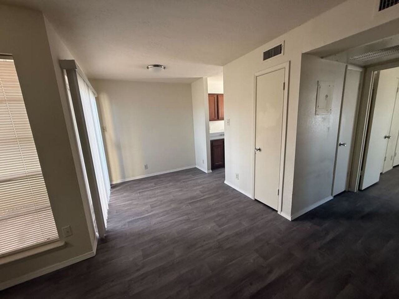 4601 4601 Carlisle  H-1 #1 - Photo 7 of 14