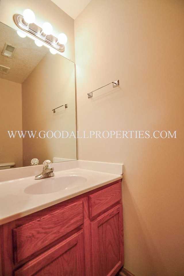 409 S Hazel St - Photo 6 of 11