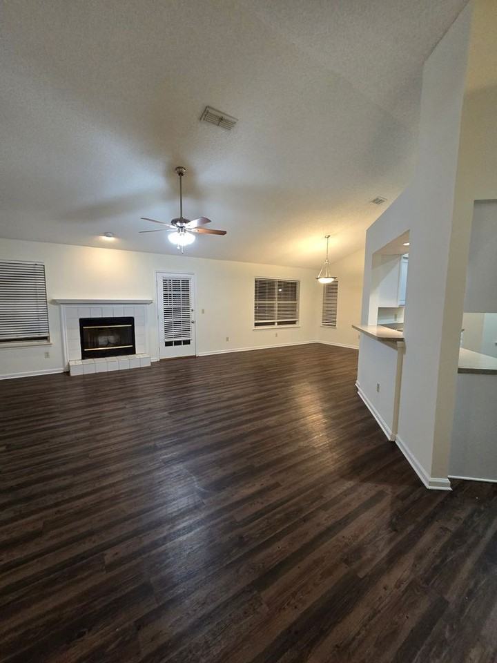 9150 Camshire Dr - Photo 3 of 21