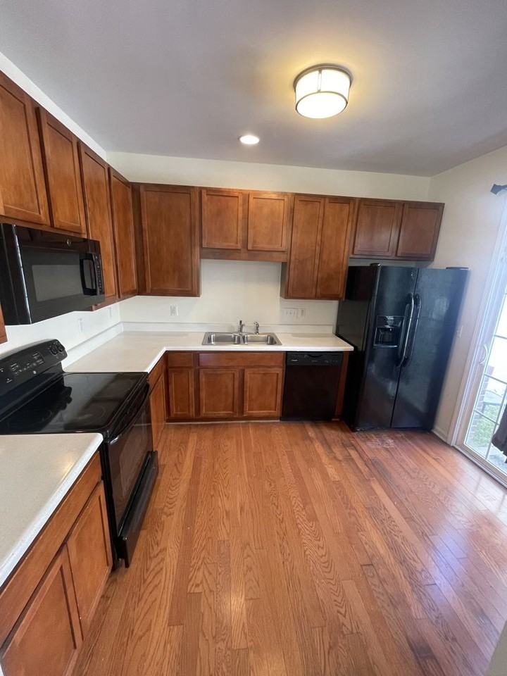 1130 Renewal Pl - Photo 5 of 20