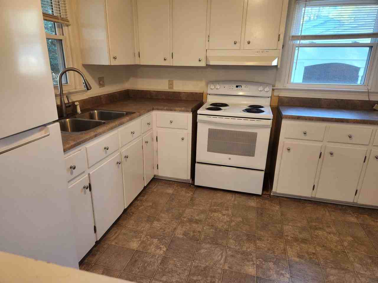 706 E 6th Ave - Photo 3 of 10