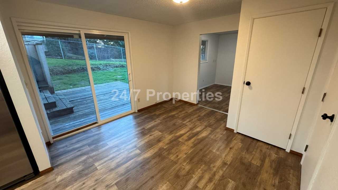 16060 Se Lark Ave - Photo 4 of 19