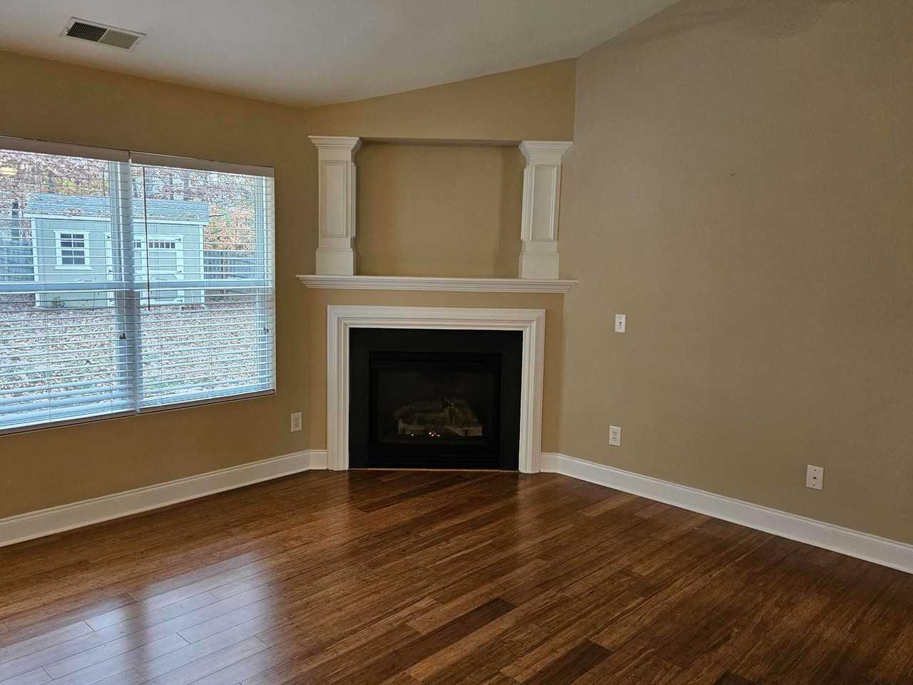 165 Jacobs Woods Cir - Photo 5 of 26