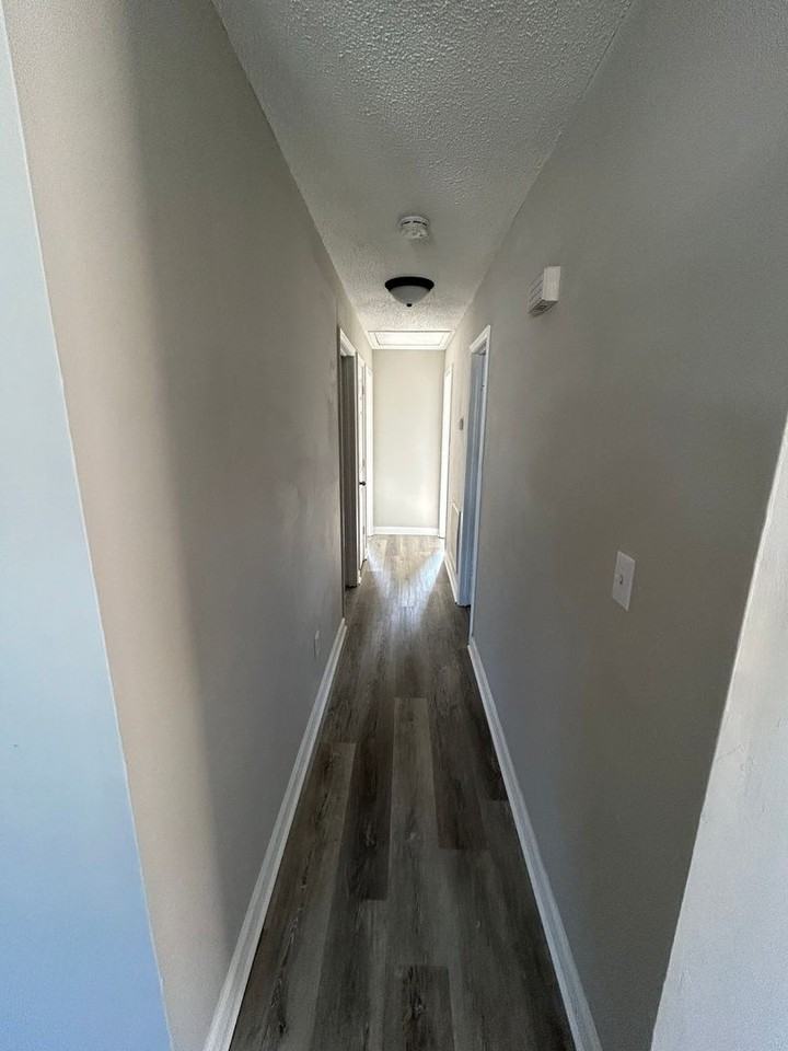 27 Brunson St - Photo 2 of 9