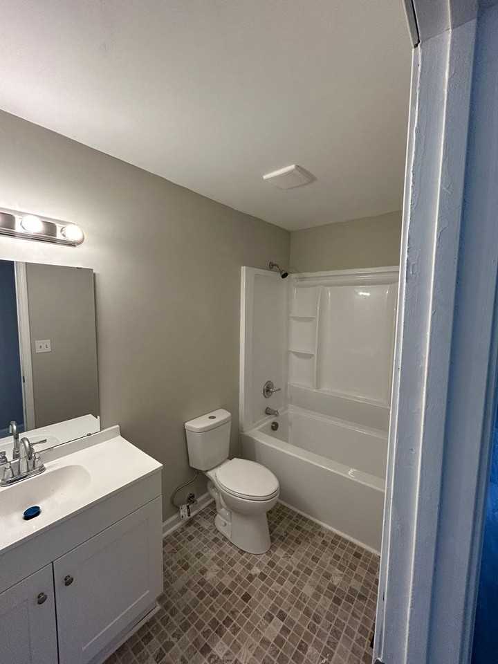 27 Brunson St - Photo 4 of 9