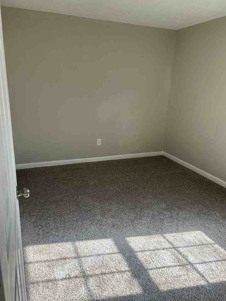 27 Brunson St - Photo 7 of 9