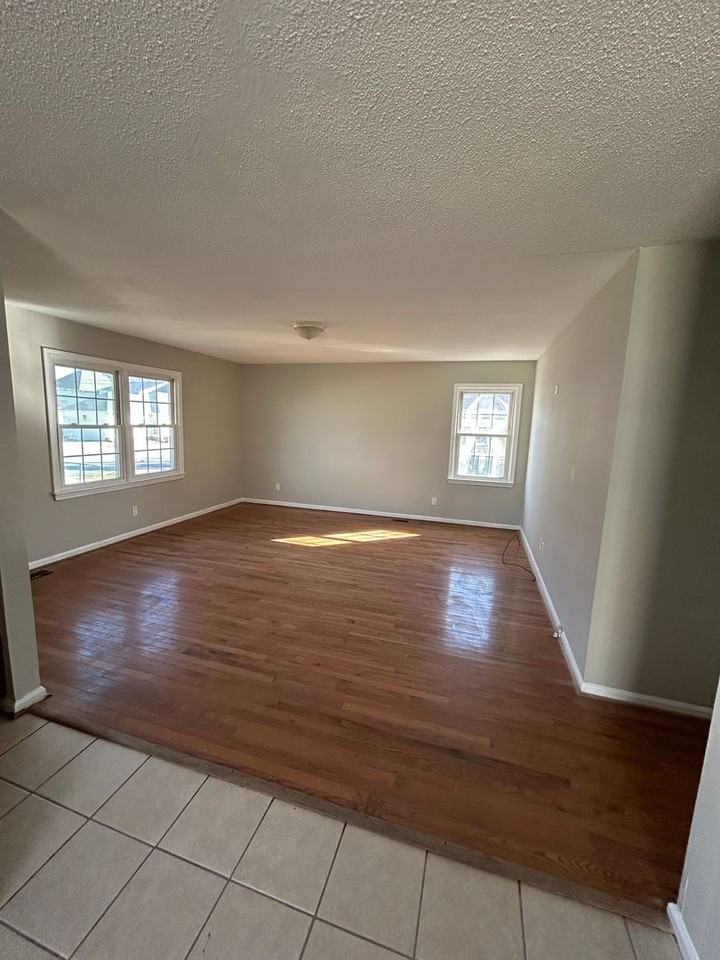 609 Dunbar St - Photo 4 of 10