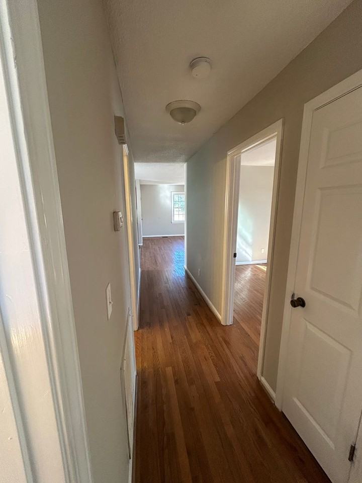 609 Dunbar St - Photo 5 of 10