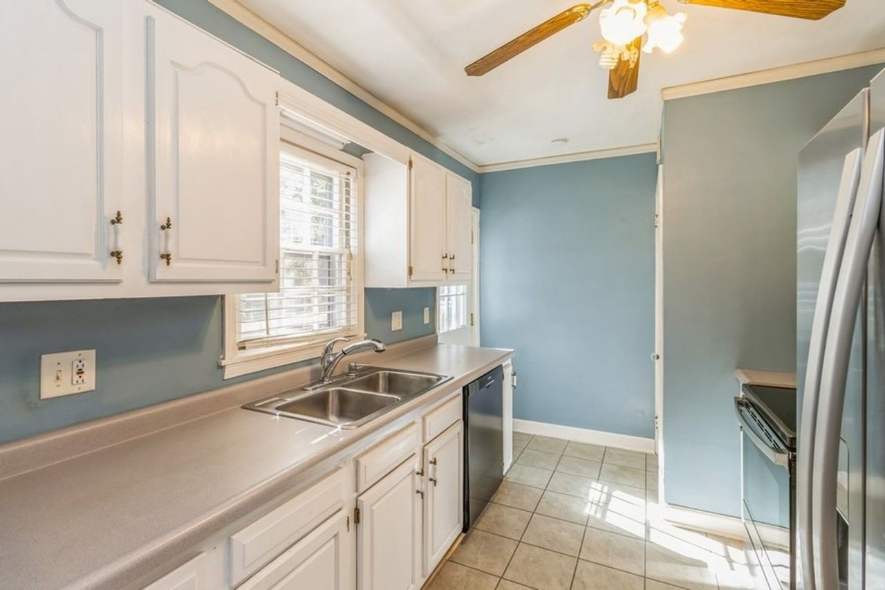 1626 Northwest Dr - Photo 5 of 16