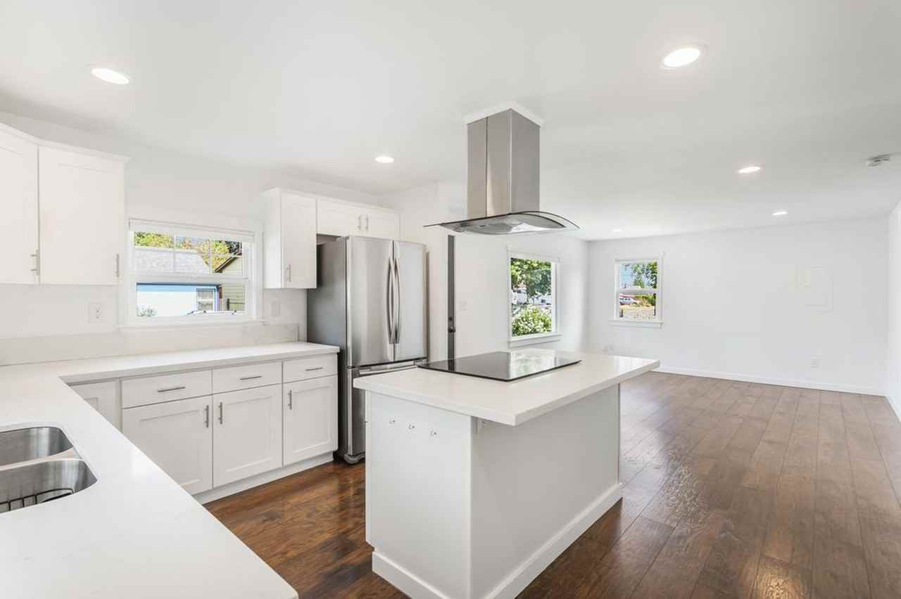 9232 Se Harrison St - Photo 5 of 24