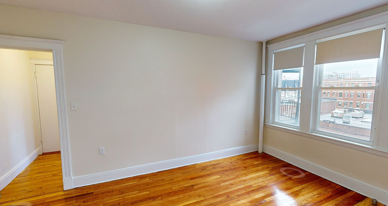 1626 Commonwealth Ave - Photo 3 of 6