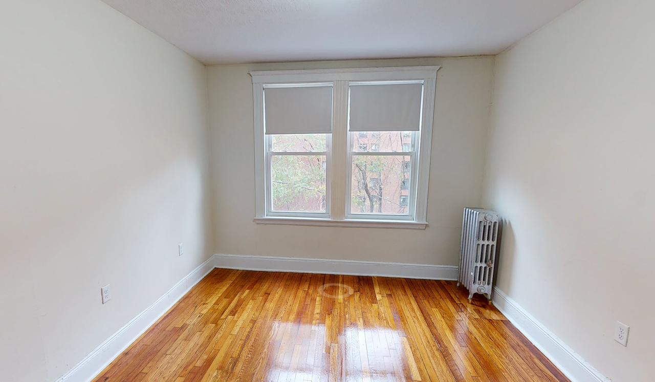 1626 Commonwealth Ave - Photo 4 of 6