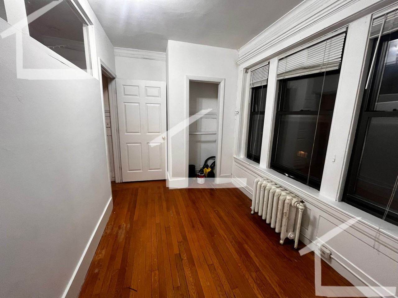 452 Park Dr - Photo 2 of 7