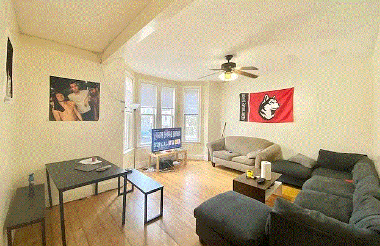 733 Parker St - Photo 2 of 7