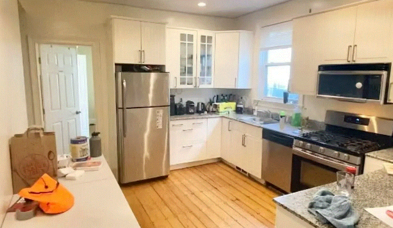 733 Parker St - Photo 6 of 7