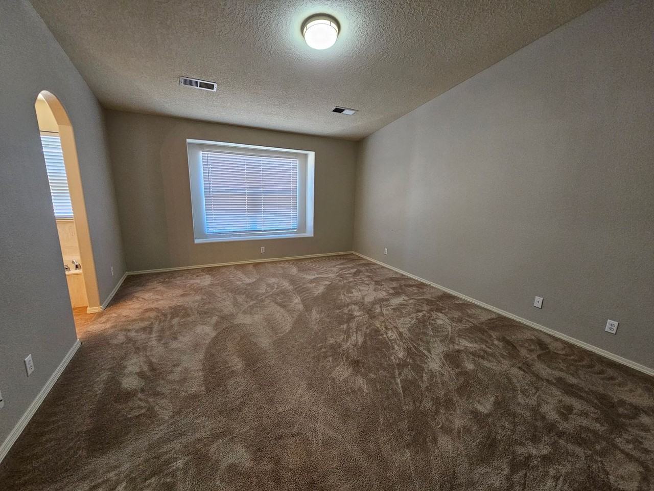 76th 2nd Street SE - Photo 4 of 36