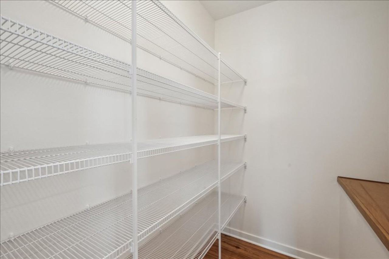 4607 Nw 17th St - Photo 7 of 28