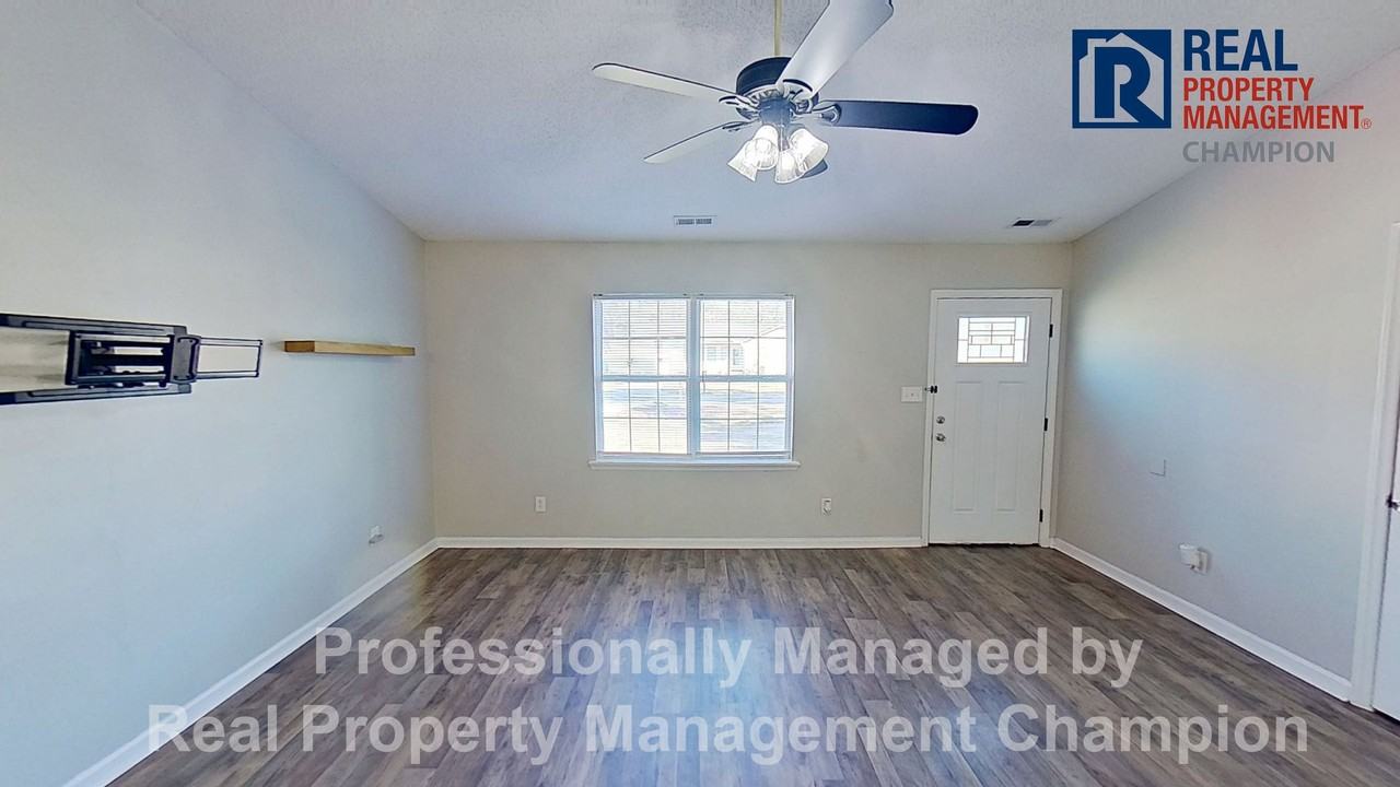 248 S Creek Dr - Photo 3 of 26